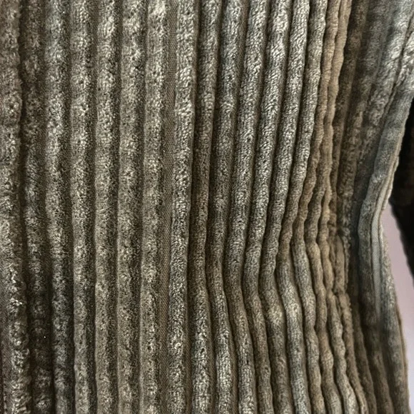 Woolrich Women’s 100% Cotton Olive Green Corduroy Ribbed Zip Up Jacket w/Pockets - Picture 2 of 12